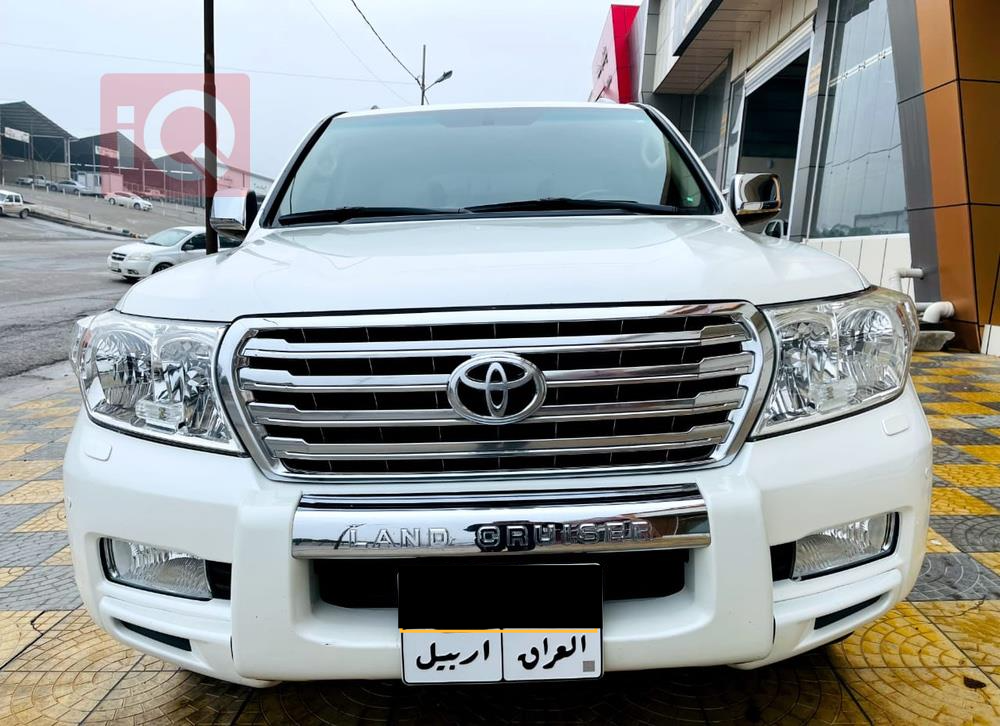 تۆیۆتا لاند کروزەر